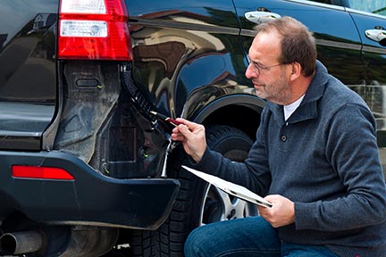 Alhambra car collision lawyers help victims There are car accident lawyers in Alhambra who can sue the negligent party and hand the insurance company.