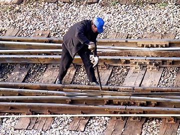 Pasadena workers comp lawyers represent laborers in Pasadena who are injured on the job.