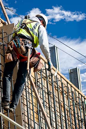 Workers comp lawyers in Santa Clarita Santa Clarita workers comp lawyers represent laborers in Santa Clarita who are injured on the job.